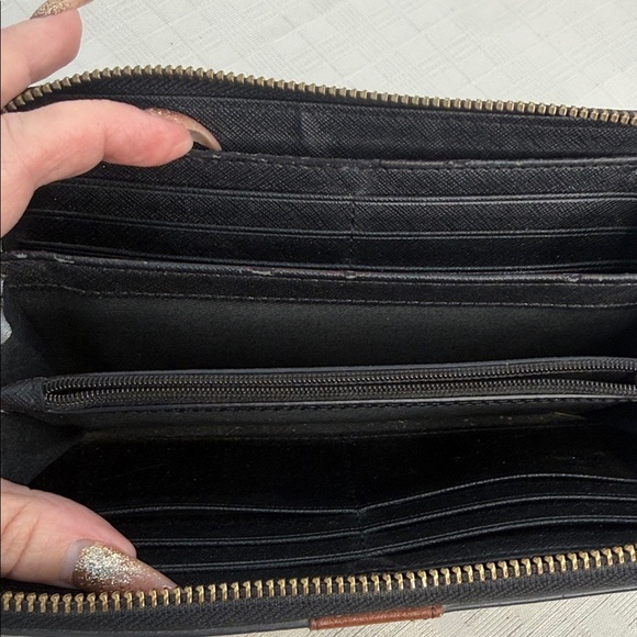 Fossil Black and Cream full sized  Wallet - Picture 7 of 9